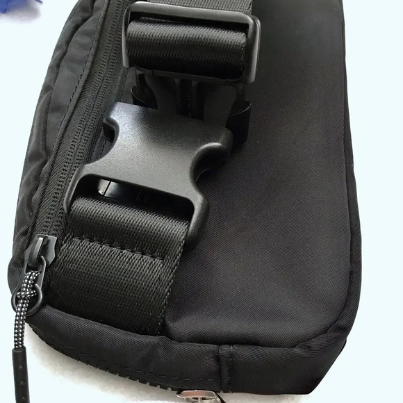 Lululemon NWT Black Everywhere Belt Bag Unisex Adult OS - Picture 7 of 14